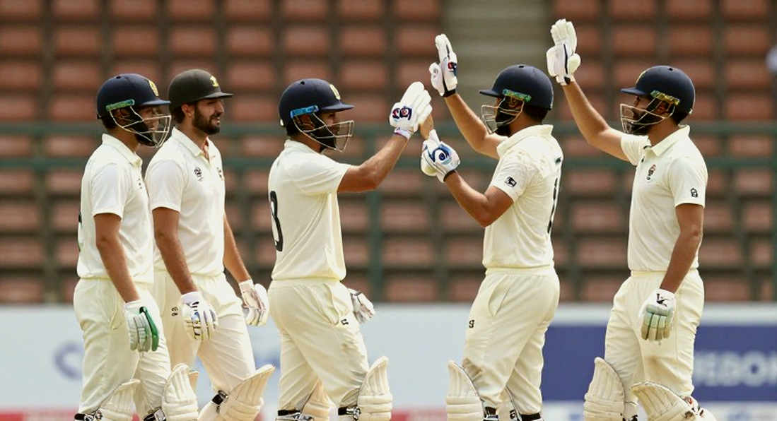 इशान किशन की चोट ने दूसरे T20I की कहानी बदल दी: सूर्यवंशी की एंट्री और भारतीय गेंदबाज़ी पर दबाव